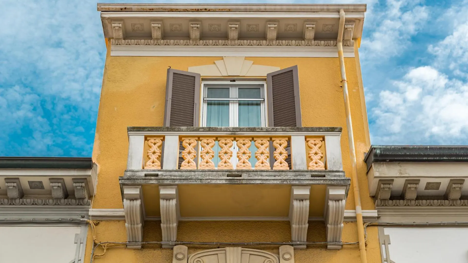 Acquazzurra, Typical Hoyse City Center Viareggio